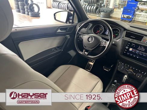 Used 2020 Volkswagen Tiguan SE R-Line AWD/4WD image 15