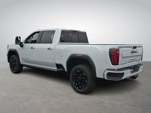 New 2026 GMC Sierra 2500 Denali w/ Denali Reserve Package AWD/4WD image 3