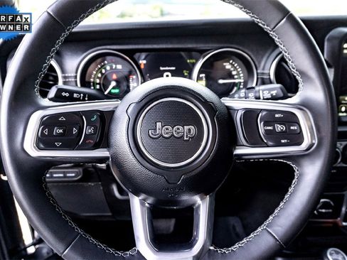 Used 2023 Jeep Wrangler Unlimited Sahara image 17