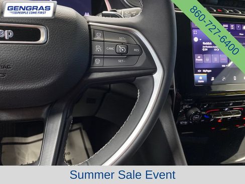 Used 2023 Jeep Grand Cherokee Altitude AWD/4WD image 22