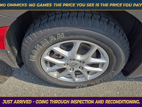 Used 2023 Chrysler Pacifica Touring-L FWD image 10