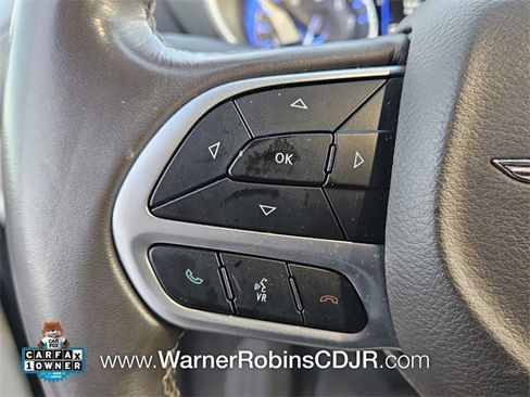 Used 2018 Chrysler Pacifica Touring-L image 28