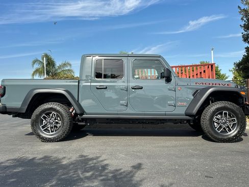 New 2025 Jeep Gladiator Mojave w/ Convenience Group image 3