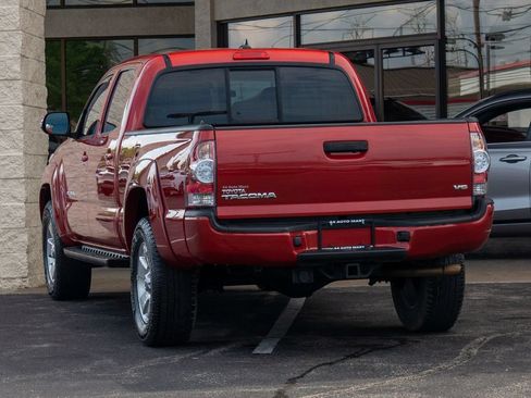 Used 2014 Toyota Tacoma 4x4 Double Cab w/ TRD Sport Package image 4