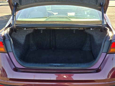 Used 2024 Nissan Altima 2.5 SV image 14