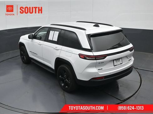 Used 2023 Jeep Grand Cherokee Limited w/ Luxury Tech Group II AWD/4WD image 57