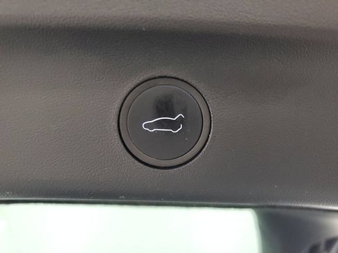 Used 2023 Tesla Model Y Long Range AWD/4WD image 9