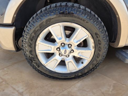 Used 2013 Ford F150 Lariat w/ Mid Equipment Group RWD image 28