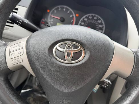 Used 2013 Toyota Corolla LE FWD image 23