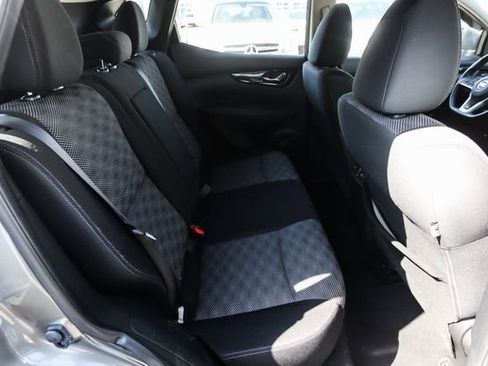 Used 2017 Nissan Rogue Sport SV w/ SV All-Weather Package AWD/4WD image 34