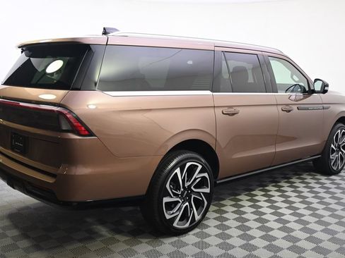 New 2026 Lincoln Navigator L Black Label AWD/4WD image 7