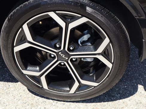 Used 2025 Kia Niro EX Touring FWD image 13