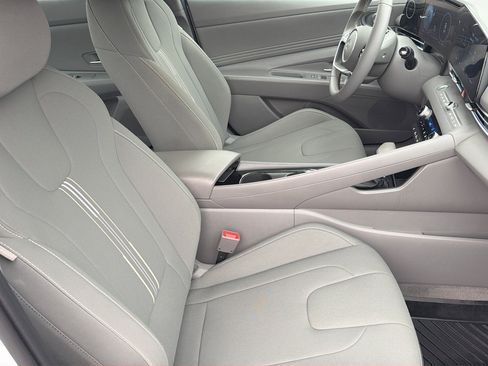 Used 2024 Hyundai Elantra SEL w/ Convenience Package FWD image 26