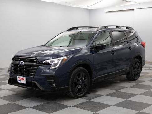 Used 2024 Subaru Ascent Onyx Edition image 5