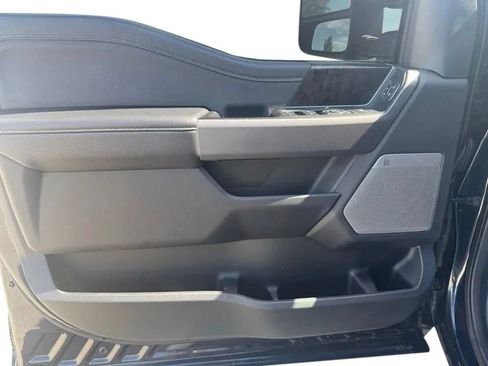 Used 2025 Ford F250 Lariat w/ Black Appearance Package AWD/4WD image 12