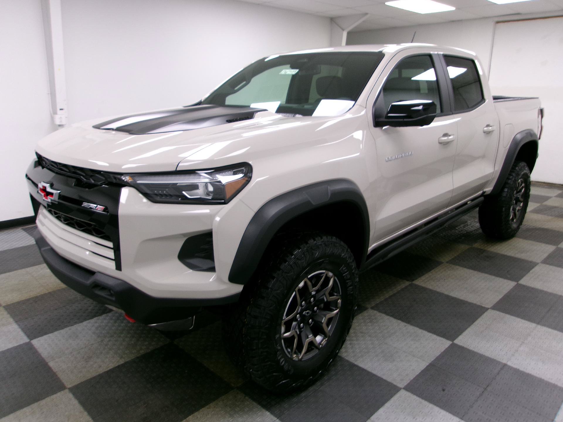 New 2026 Chevrolet Colorado ZR2 w/ Technology Package AWD/4WD image 1