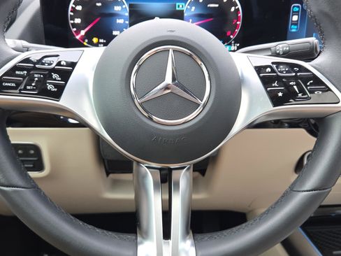 Used 2025 Mercedes-Benz GLA 250 image 14