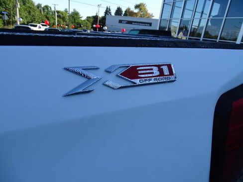 Used 2021 GMC Sierra 1500 4x4 Crew Cab w/ Sierra Value Package image 10