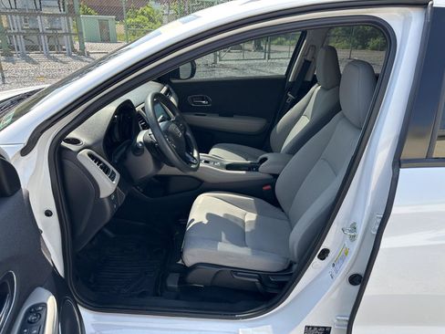Used 2021 Honda HR-V EX image 11