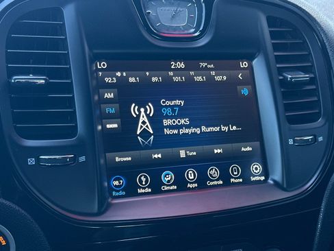 Used 2019 Chrysler 300 S RWD image 17
