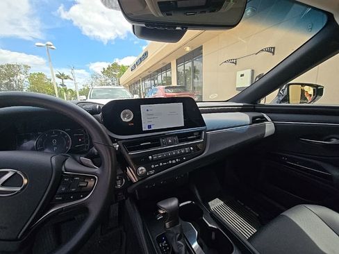 Certified 2024 Lexus ES 350 w/ Premium Package image 19