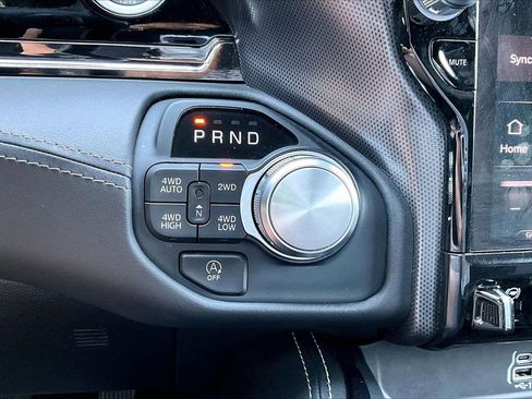 Used 2025 RAM 1500 Limited AWD/4WD image 32