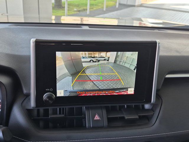 Used 2025 Toyota RAV4 XLE AWD/4WD image 23