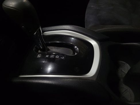 Used 2015 Nissan Rogue S image 26
