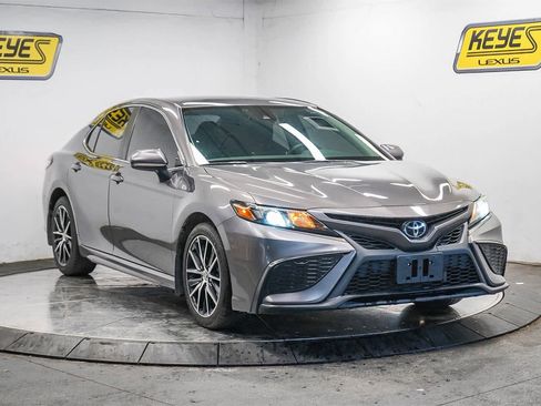 Used 2021 Toyota Camry SE image 5