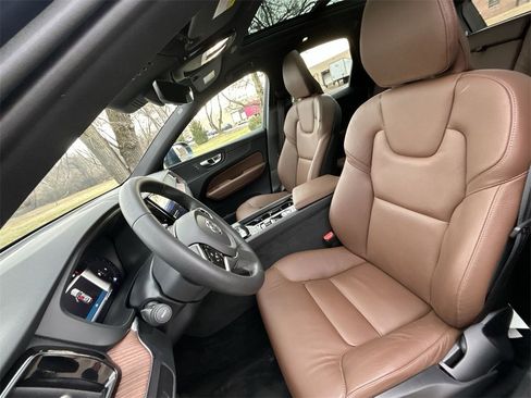 Used 2023 Volvo XC60 B5 Plus w/ Climate Package image 15