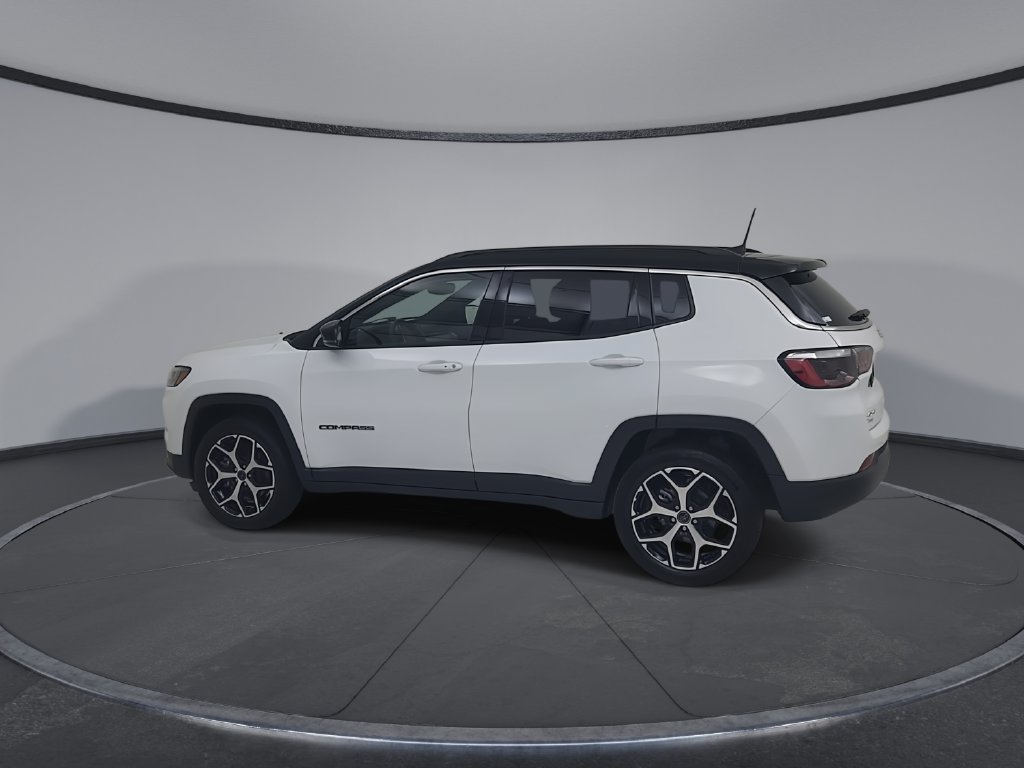 Certified 2025 Jeep Compass Limited AWD/4WD image 11