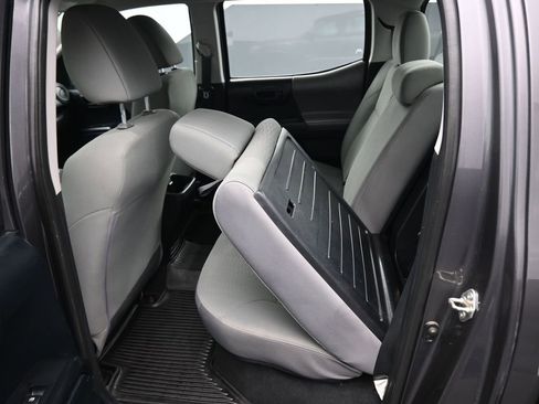 Used 2016 Toyota Tacoma SR w/ SR Convenience Package RWD image 29