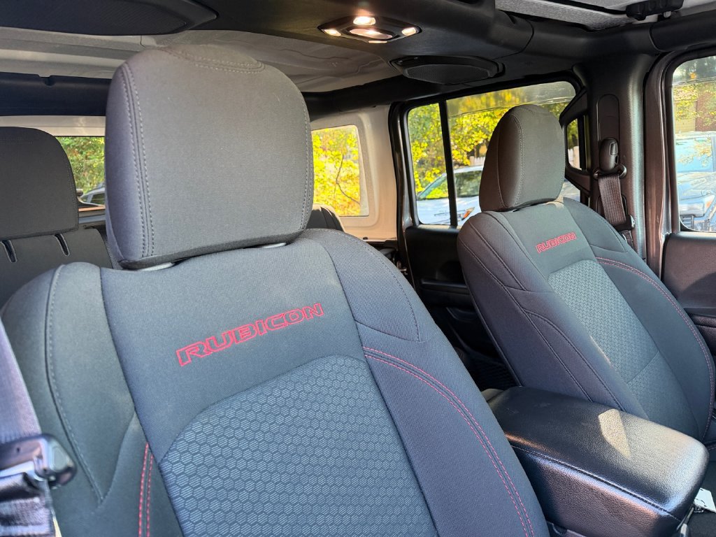 Used 2021 Jeep Wrangler Unlimited Rubicon w/ Cold Weather Group AWD/4WD image 23