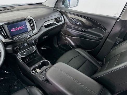 Used 2024 GMC Terrain SLT image 30