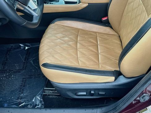 Used 2021 Nissan Sentra SV w/ SV Premium Package FWD image 18