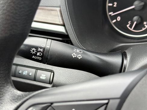 Used 2024 Nissan Altima 2.5 SV FWD image 27