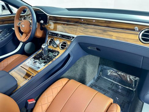 Used 2023 Bentley Continental GT Mulliner image 2