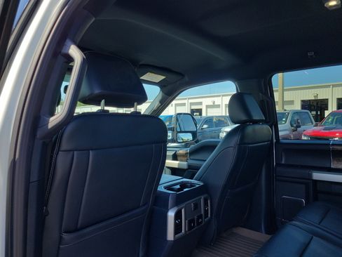 Used 2022 Ford F250 Lariat w/ Lariat Ultimate Package AWD/4WD image 12
