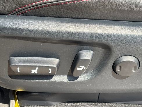 Used 2024 Toyota 4Runner TRD Off-Road Premium w/ Off Road Premium Plus Package image 9