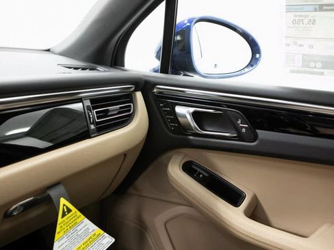 Certified 2025 Porsche Macan image 25
