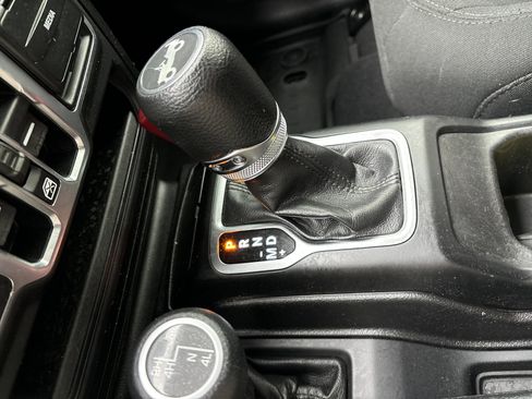 Used 2018 Jeep Wrangler Unlimited Sport S image 24