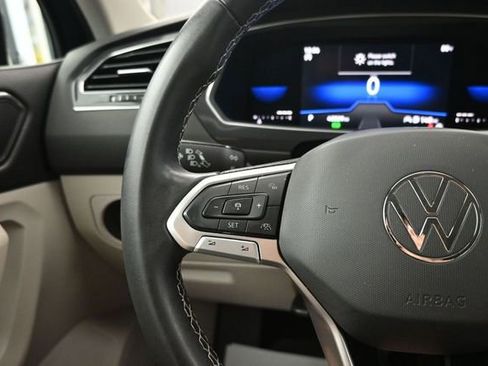 Used 2023 Volkswagen Tiguan SE FWD image 15