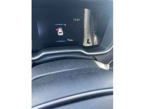 Used 2022 Toyota Corolla Cross XLE w/ Convenience Package image 7