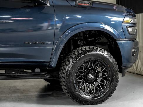 Used 2025 RAM 2500 Big Horn AWD/4WD image 8