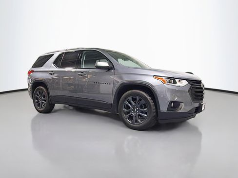 Used 2021 Chevrolet Traverse RS image 1