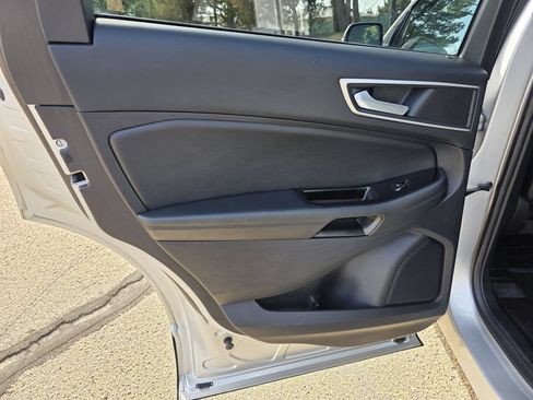 Used 2019 Ford Edge SEL w/ Equipment Group 201A AWD/4WD image 16