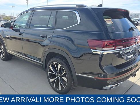 Used 2025 Volkswagen Atlas SEL Premium R-Line image 3