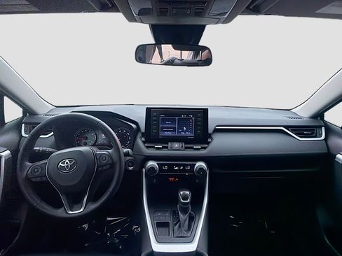 Used 2020 Toyota RAV4 XLE Premium image 17