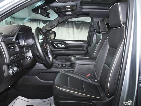 Used 2023 GMC Yukon XL SLT w/ SLT Premium Package AWD/4WD image 39