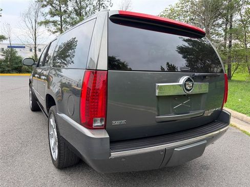 Used 2011 Cadillac Escalade ESV Premium AWD/4WD image 8